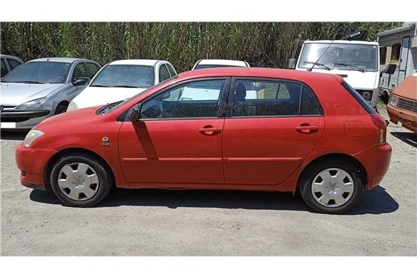 toyota corolla (e12) del año 2004