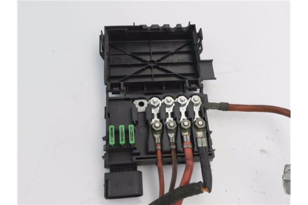 Recambio de caja fusibles/rele para volkswagen golf iv variant (1j5) 1.9 highline referencia OEM IAM 1J0937550  