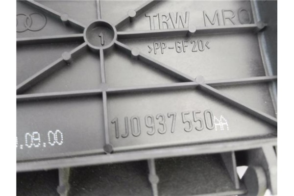 Recambio de caja fusibles/rele para volkswagen golf iv variant (1j5) 1.9 highline referencia OEM IAM 1J0937550  
