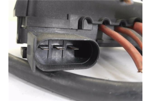 Recambio de caja fusibles/rele para volkswagen golf iv variant (1j5) 1.9 highline referencia OEM IAM 1J0937550  