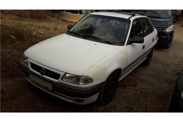 opel astra f berlina del año 1995