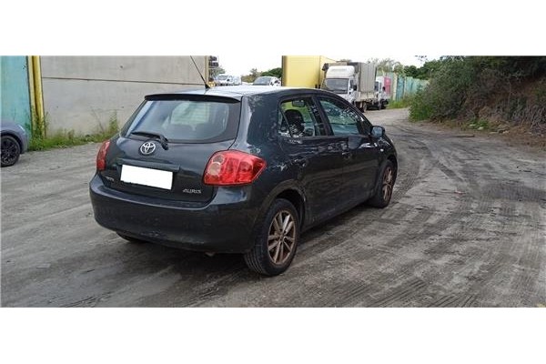 toyota auris (e15) del año 2008