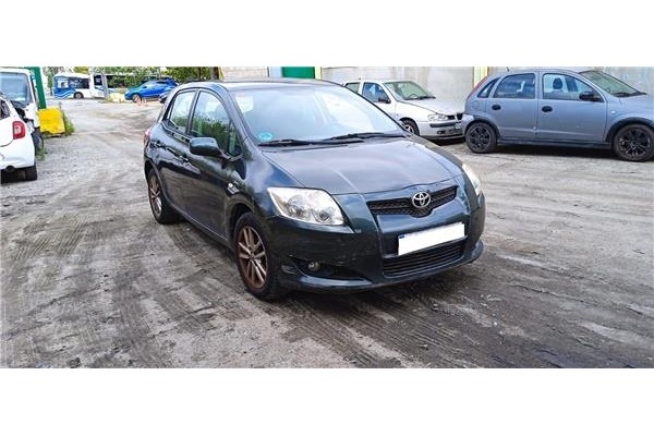 toyota auris (e15) del año 2008