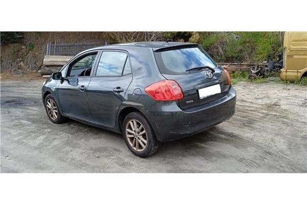 toyota auris (e15) del año 2008