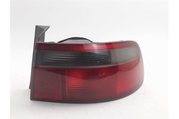 Recambio de piloto trasero derecho para honda accord berlina (cg7-9/ch1-7) referencia OEM IAM 236242 23623401 