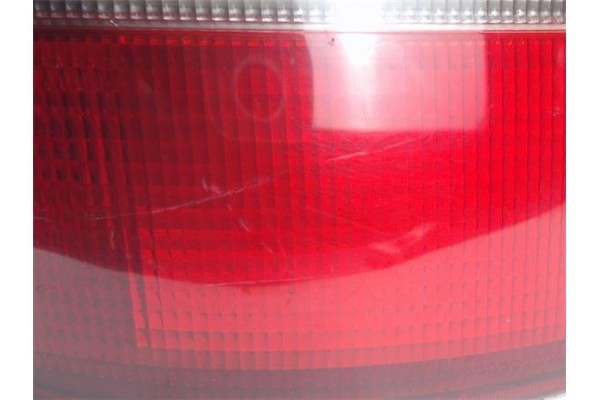 Recambio de piloto trasero derecho para honda accord berlina (cg7-9/ch1-7) referencia OEM IAM 236242 23623401 