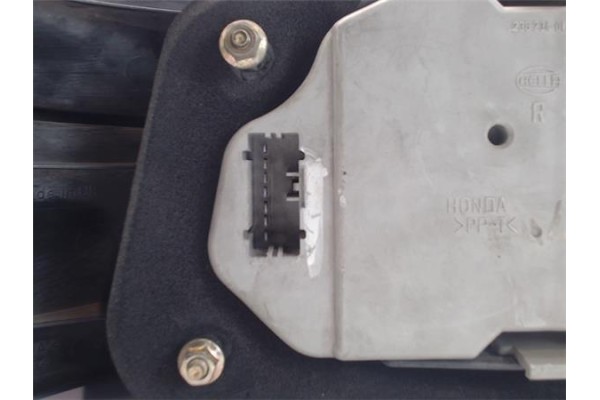 Recambio de piloto trasero derecho para honda accord berlina (cg7-9/ch1-7) referencia OEM IAM 236242 23623401 