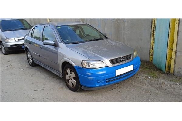 opel astra g berlina del año 2004