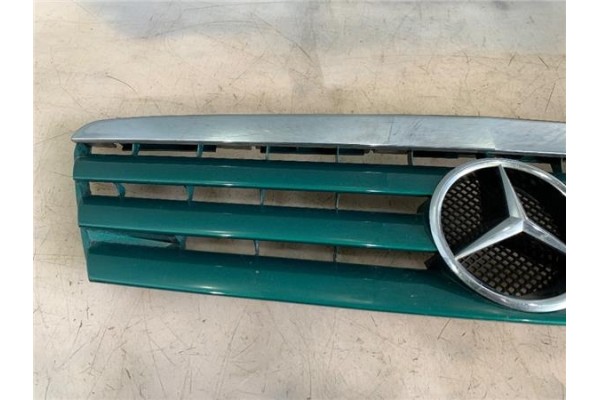 Recambio de rejilla capo para mercedes-benz clase a (bm 168) 1.6 160 (168.033) referencia OEM IAM 1688800083  