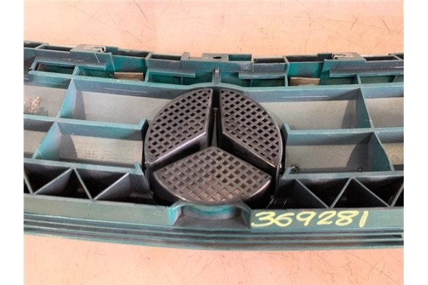 Recambio de rejilla capo para mercedes-benz clase a (bm 168) 1.6 160 (168.033) referencia OEM IAM 1688800083  
