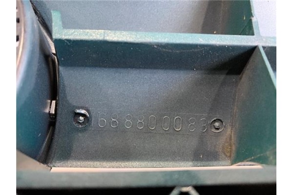 Recambio de rejilla capo para mercedes-benz clase a (bm 168) 1.6 160 (168.033) referencia OEM IAM 1688800083  