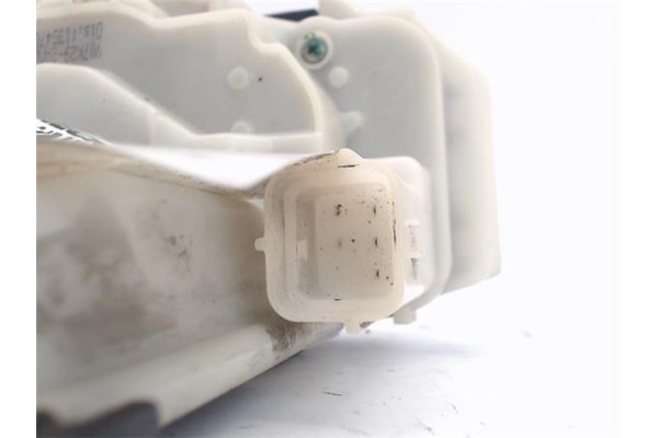 Recambio de cierre electromagnetico delantero derecho para peugeot bipper 1.4 básico referencia OEM IAM 9138R7  