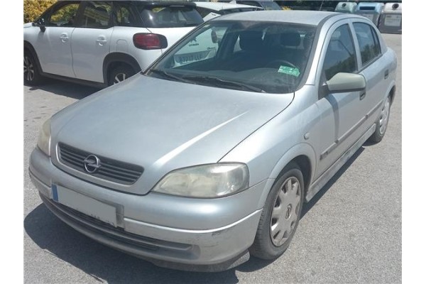opel astra g berlina del año 2001