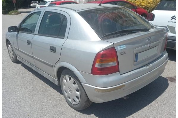 opel astra g berlina del año 2001