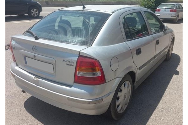 opel astra g berlina del año 2001