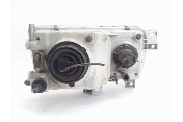 Recambio de faro delantero izquierdo para nissan serena (c23m) 2.3 d referencia OEM IAM 260608C005  