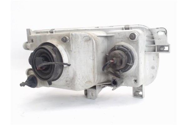Recambio de faro delantero izquierdo para nissan serena (c23m) 2.3 d referencia OEM IAM 260608C005  