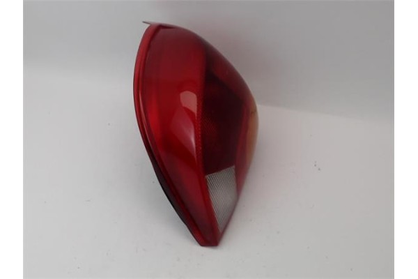 Recambio de piloto trasero derecho para ford fiesta berlina referencia OEM IAM 96FG13N004AA  