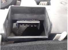 Recambio de piloto trasero izquierdo para ford fiesta berlina referencia OEM IAM 96FG13N004BA  