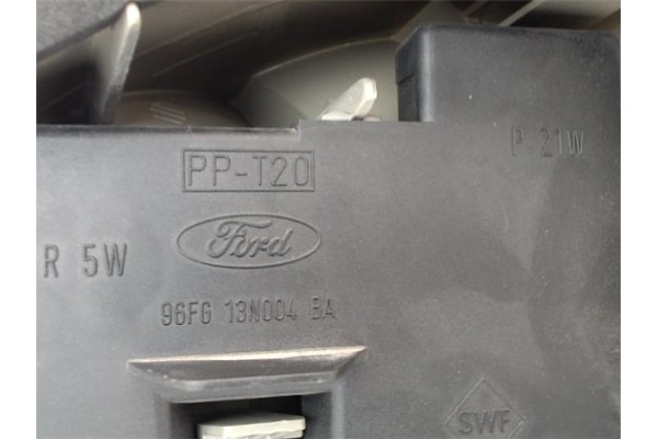 Recambio de piloto trasero izquierdo para ford fiesta berlina referencia OEM IAM 96FG13N004BA  