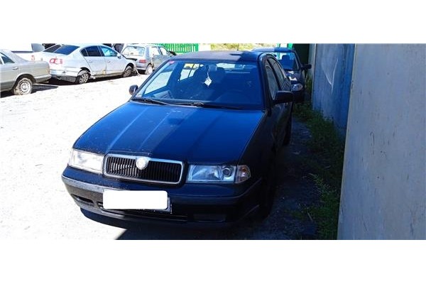 skoda octavia berlina (1u2) del año 2000