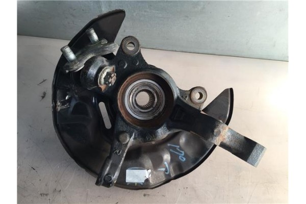 Recambio de mangueta delantero derecha para toyota corolla (e12) 2.0 d-4d referencia OEM IAM 4321119015 KN98119901R 