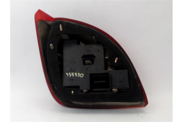 Recambio de piloto trasero derecho para ford fiesta berlina referencia OEM IAM 96FG13N004AB  