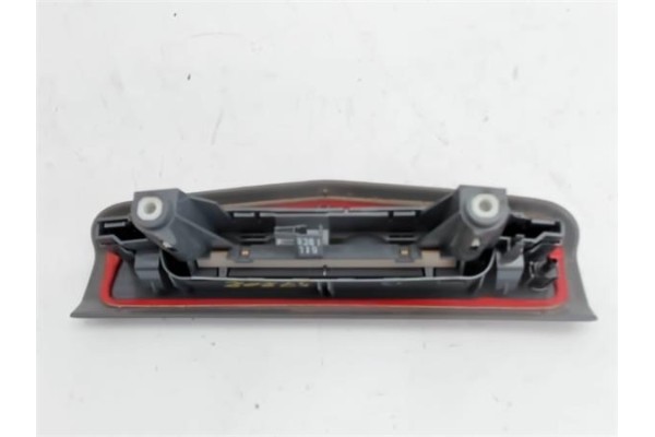 Recambio de luz central de freno para opel corsa d 1.0 catch me referencia OEM IAM 316627975  