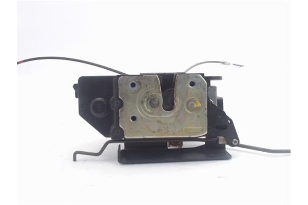 Recambio de cierre electromagnetico delantero izquierdo para ssangyong rodius 2700 referencia OEM IAM 7121021023  