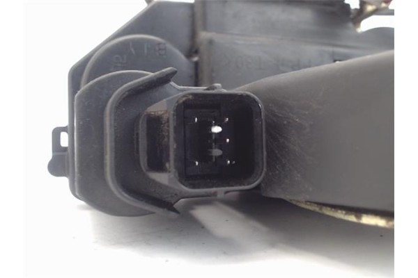Recambio de cierre electromagnetico delantero izquierdo para ssangyong rodius 2700 referencia OEM IAM 7121021023  