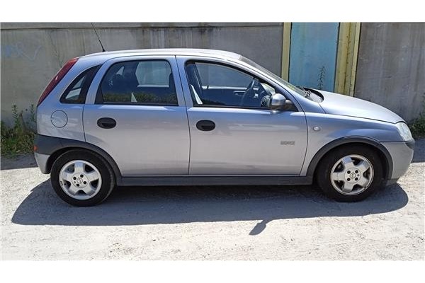 opel corsa c del año 2003