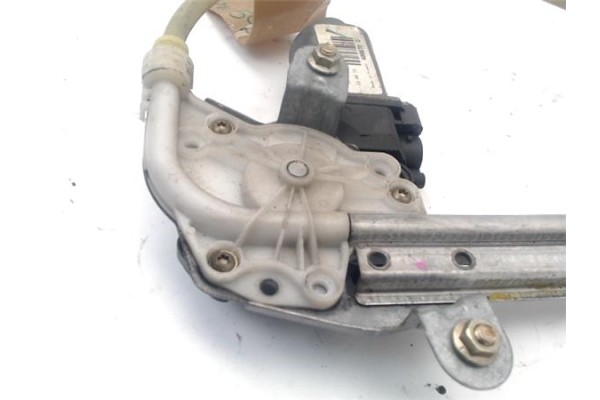 Recambio de elevalunas electrico trasero derecho para renault laguna ii (bg0) 1.9 dci (bg1a, bg1w) referencia OEM IAM 8200485202