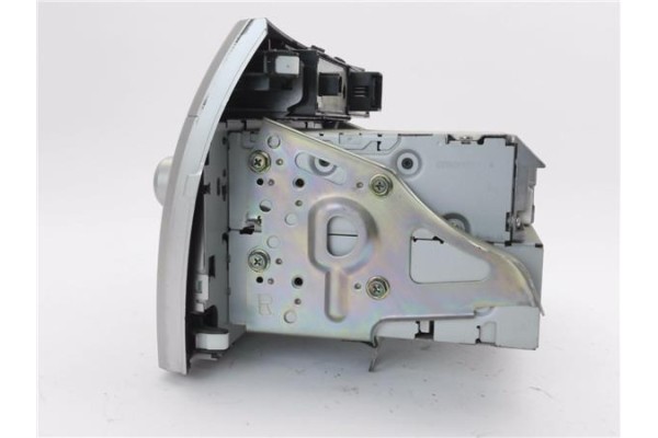 Recambio de radio / cd para toyota corolla verso (r1) 1.8 sol referencia OEM IAM 861200F010  