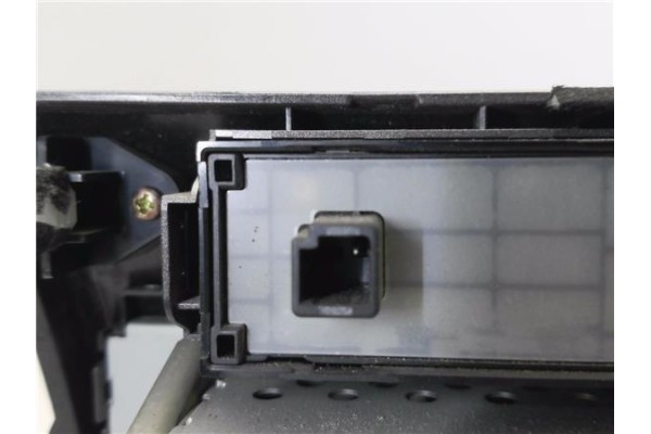 Recambio de radio / cd para toyota corolla verso (r1) 1.8 sol referencia OEM IAM 861200F010  