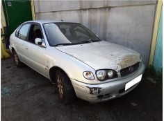 toyota corolla (e11) del año 2001