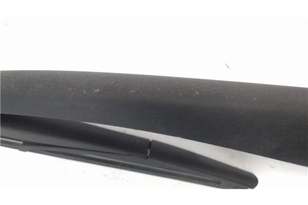 Recambio de brazo limpiaparabrisas trasero para renault clio iii 1.5 dci referencia OEM IAM 8200218659  