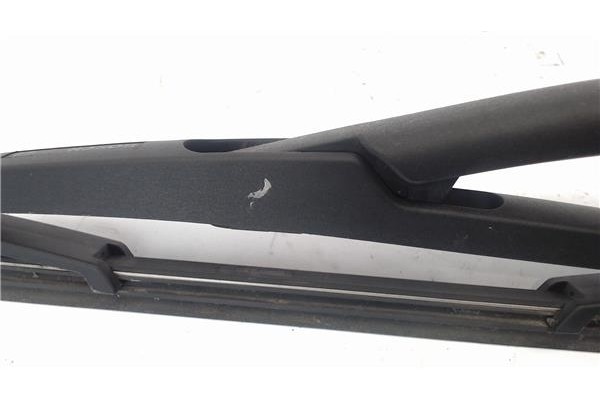 Recambio de brazo limpiaparabrisas trasero para renault clio iii 1.5 dci referencia OEM IAM 8200218659  