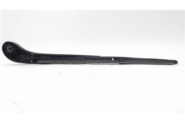 Recambio de brazo limpiaparabrisas trasero para renault clio iii 1.5 dci referencia OEM IAM 8200218659  