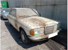 mercedes-benz sedán (w123) del año 1998