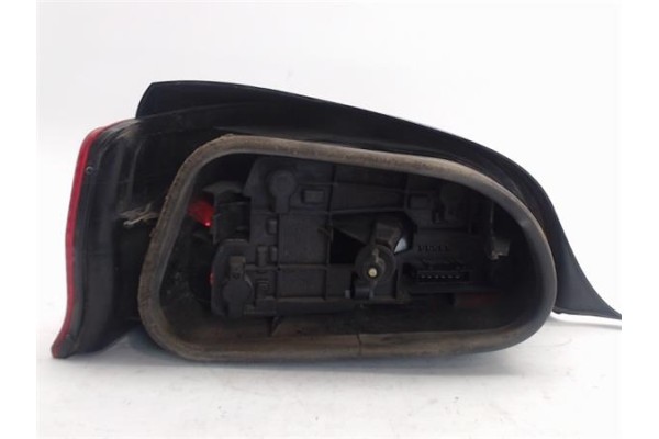 Recambio de piloto trasero derecho para citroen saxo referencia OEM IAM 6351F7  