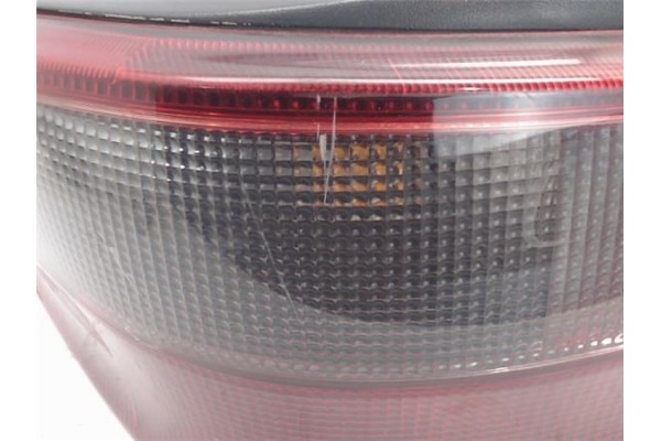 Recambio de piloto trasero derecho para citroen saxo referencia OEM IAM 6351F7  