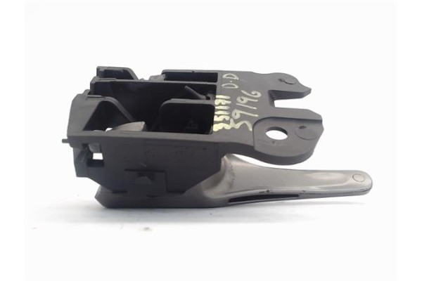 Recambio de manilla int. puerta delantero derecha para toyota verso (aur2/zgr2) 2.0 d-4d referencia OEM IAM 62316a2  