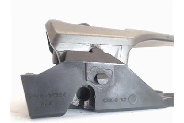Recambio de manilla int. puerta delantero derecha para toyota verso (aur2/zgr2) 2.0 d-4d referencia OEM IAM 62316a2  