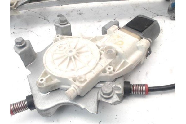 Recambio de elevalunas electrico delantero derecho para nissan micra (k12e) 1.2 16v referencia OEM IAM 80700BC400  