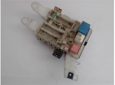 Recambio de caja fusibles/rele para toyota verso (aur2/zgr2) 2.0 d-4d referencia OEM IAM 827300f051c  