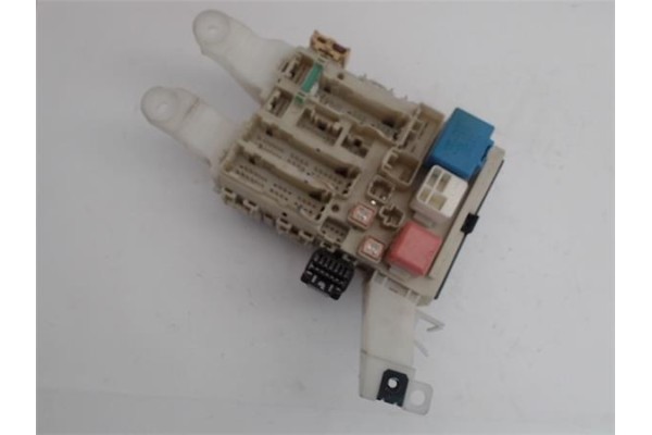 Recambio de caja fusibles/rele para toyota verso (aur2/zgr2) 2.0 d-4d referencia OEM IAM 827300f051c  