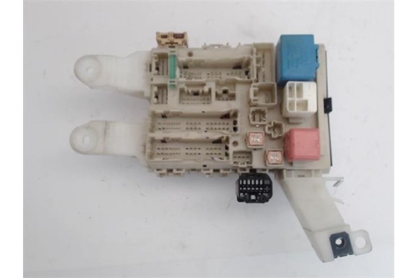 Recambio de caja fusibles/rele para toyota verso (aur2/zgr2) 2.0 d-4d referencia OEM IAM 827300f051c  
