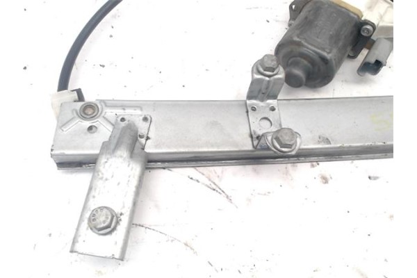 Recambio de elevalunas electrico delantero izquierdo para nissan micra (k12e) 1.2 16v referencia OEM IAM 80701BC400  
