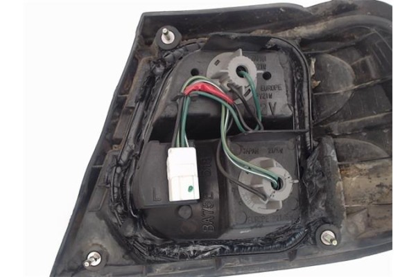 Recambio de piloto trasero izquierdo para nissan almera (n15) referencia OEM IAM 265553N525  