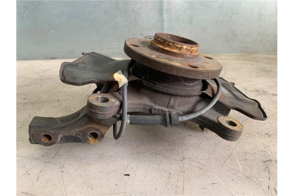 Recambio de mangueta delantero derecha para suzuki swift iii (sg) 1.5 referencia OEM IAM 4511162J10  